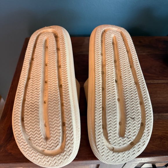 Cloud Slides Sandals size 40-41 - Picture 2 of 3